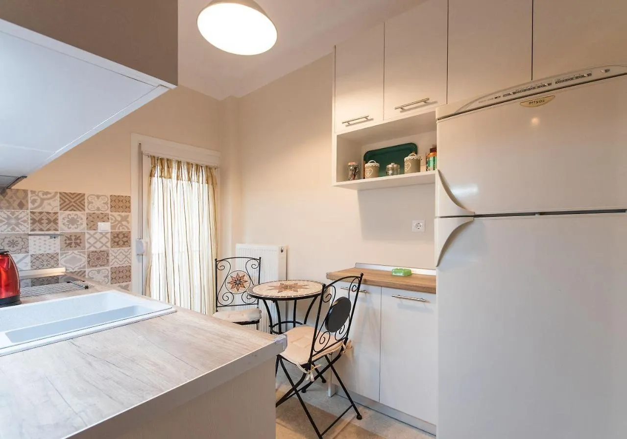 Apricot By Halu! Cozy Apt Next To Agia Sophia Metro Station Thessaloniki Greece